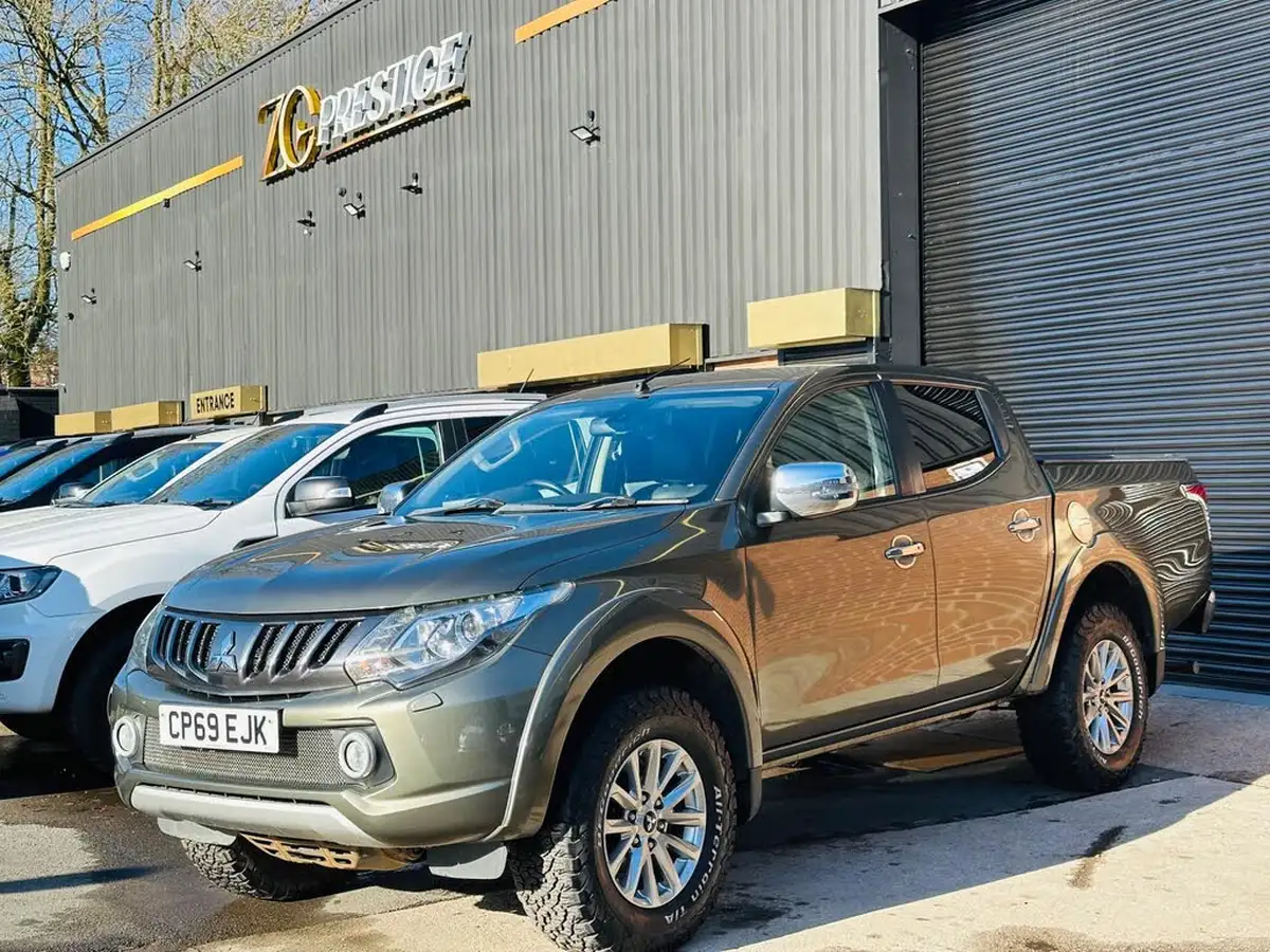 2019-mitsubishi-l200-24di-d-barbarian-eu6-big-13