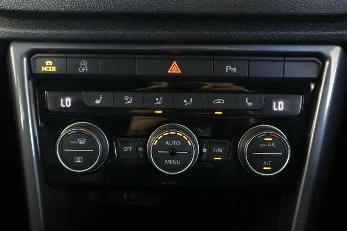 2021-volkswagen-t-roc-15-tsi-r-line-hatchback-5d-dsg-big-56