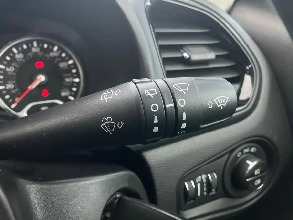 2021-jeep-renegade-13-gse-night-eagle-big-37