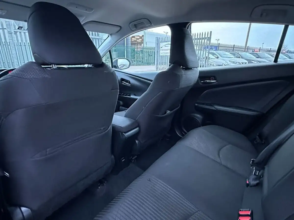2019-toyota-prius-18-vvt-i-business-edition-plus-cvt-big-32