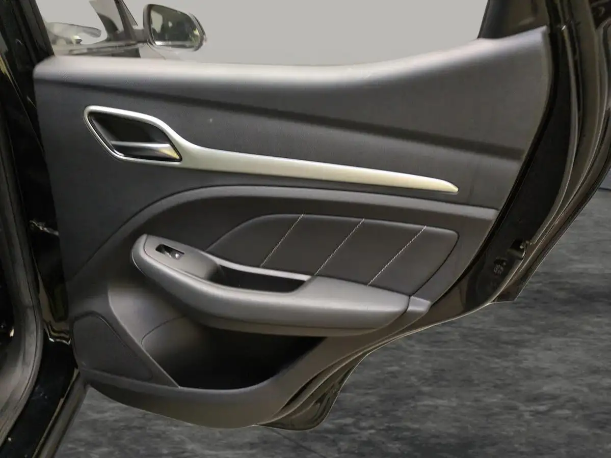 2021-mg-zs-suv-e-exclusive-ev-big-37
