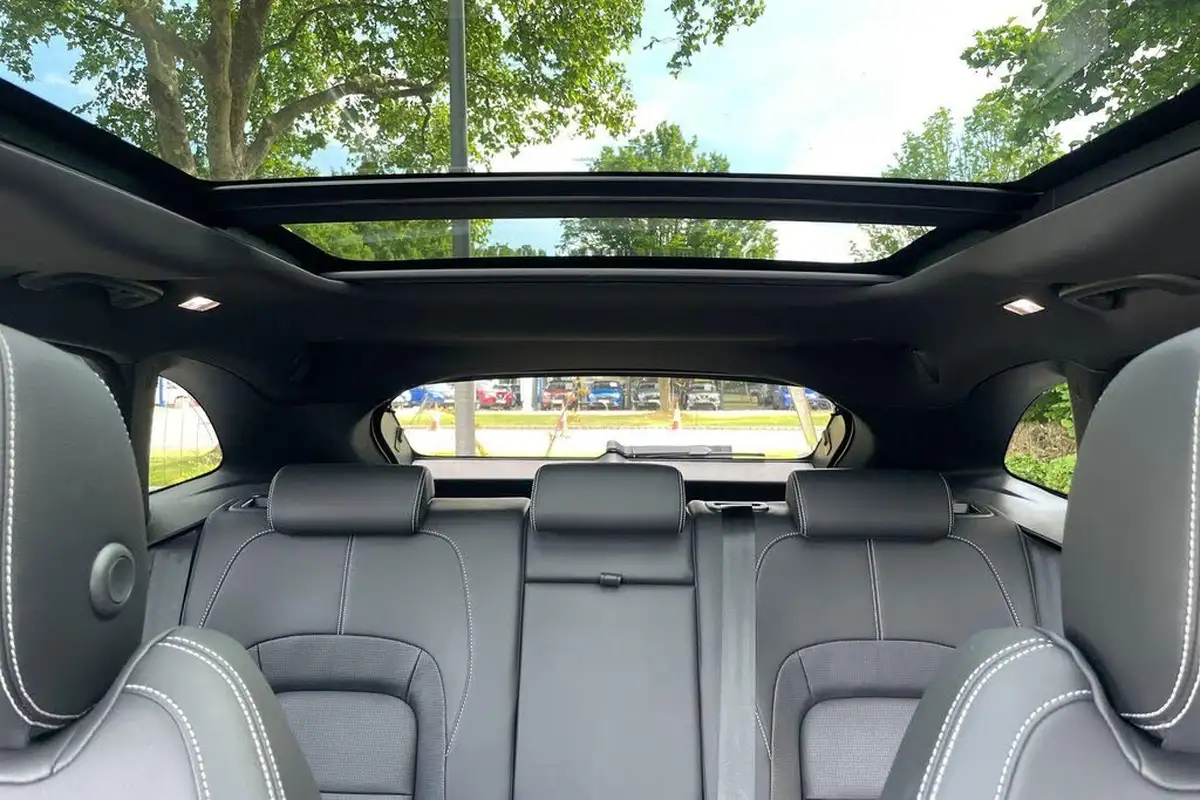 2023-jaguar-f-pace-20-d200-r-dynamic-se-black-big-21