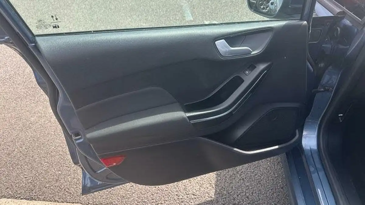 2022-ford-fiesta-10t-st-line-100ps-5d-big-19