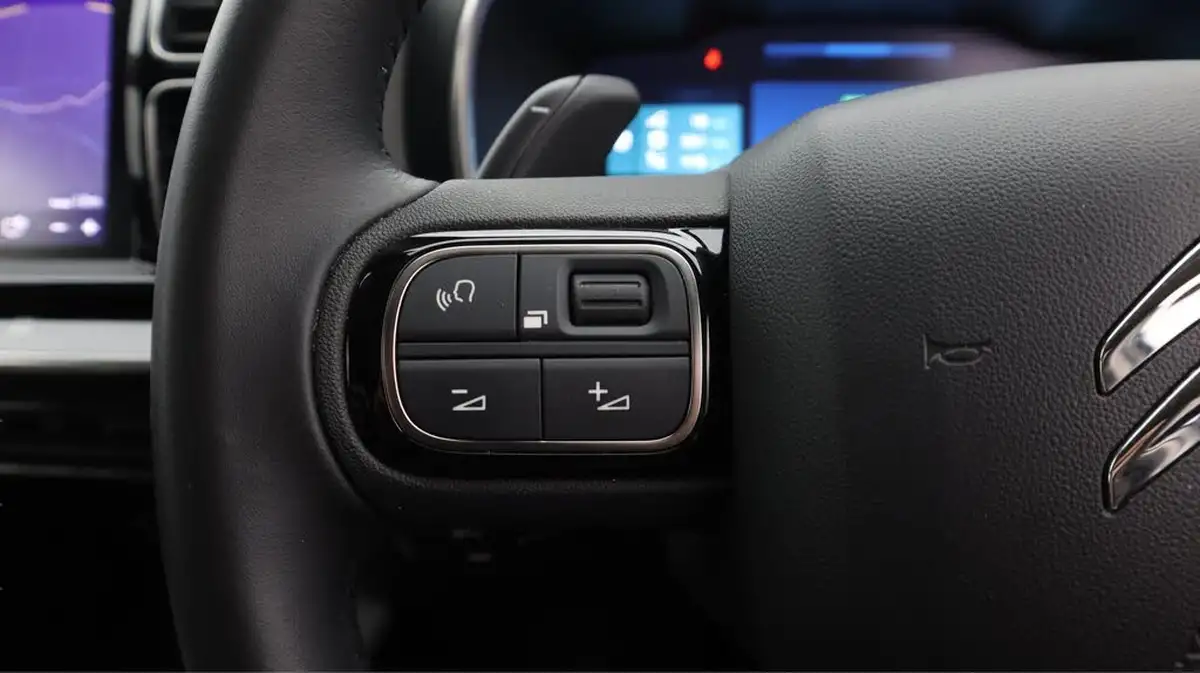 2022-citroen-c5-aircross-16-puretech-shine-plus-5d-big-25