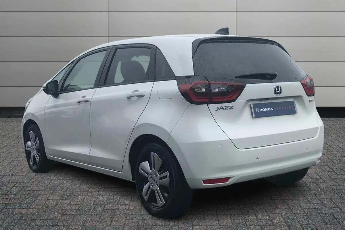 2021-honda-jazz-15-i-mmd-ex-107ps-big-2
