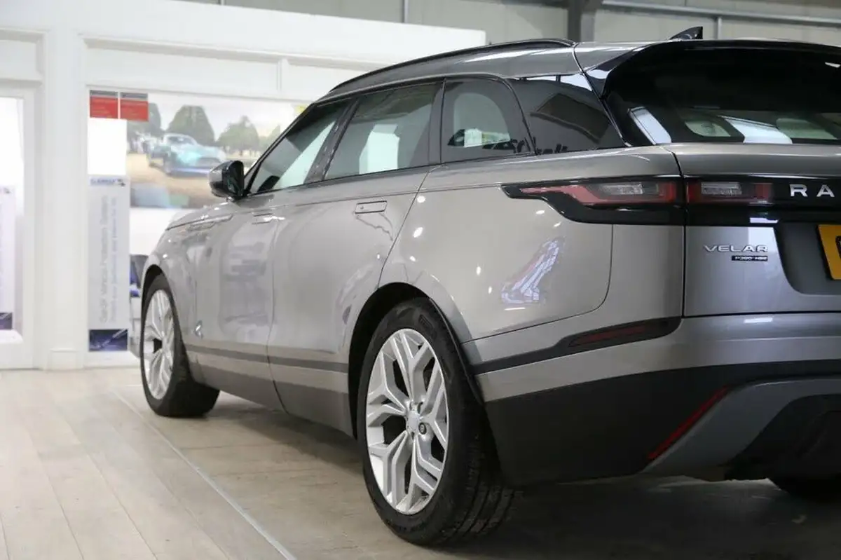 2017-land-rover-range-rover-velar-30-p380-hse-big-13
