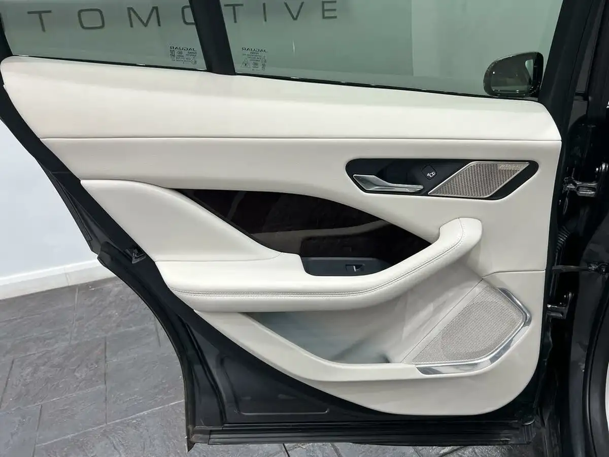 2019-jaguar-i-pace-ev400-hse-big-68