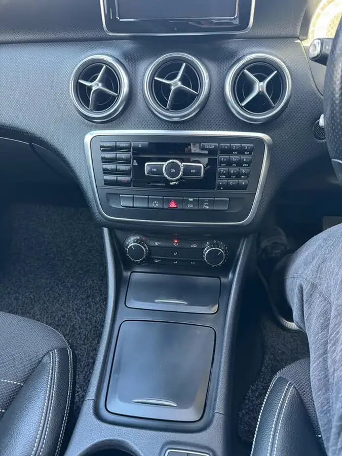 2014-mercedes-benz-a-class-big-33