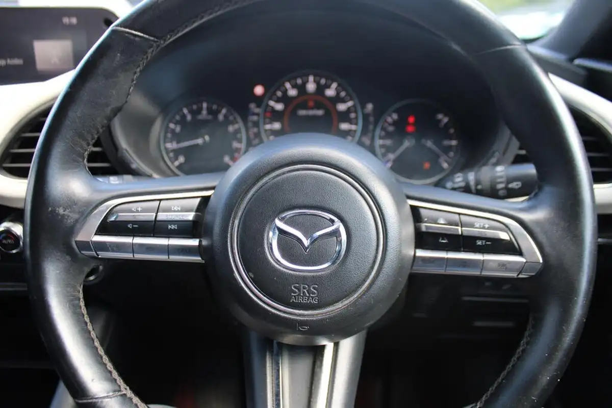 2021-mazda-mazda3-20-100th-anniversary-edition-big-26
