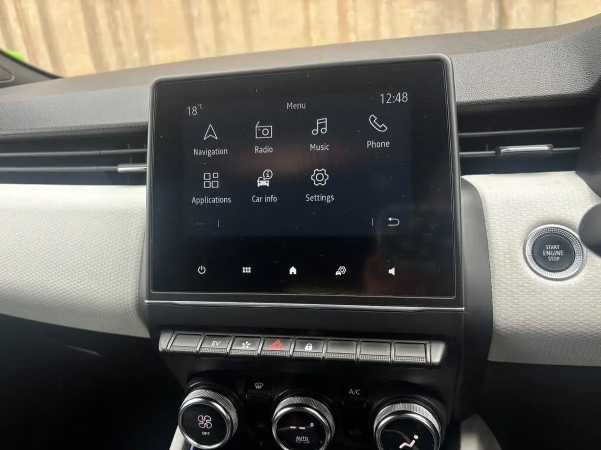 2022-renault-clio-16-techno-big-30