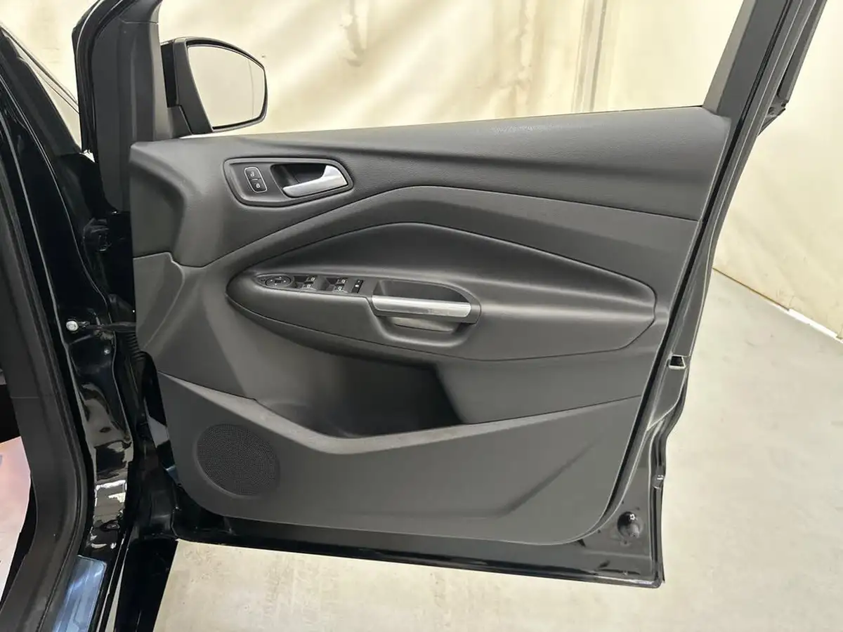 2019-ford-kuga-15tdci-st-line-ss-big-9