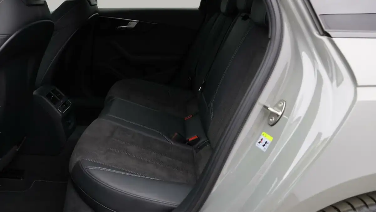 2020-audi-a4-20-35-tdi-black-edition-big-16