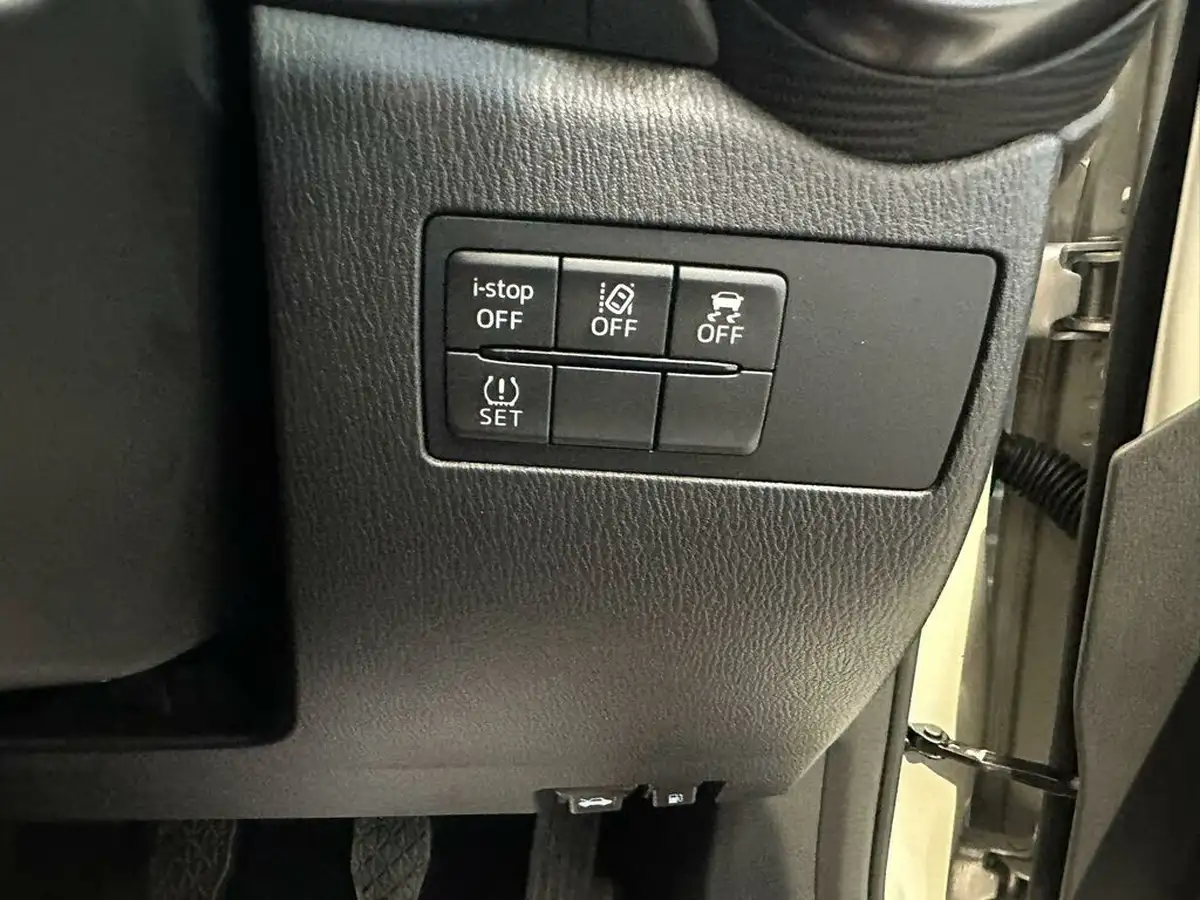 2024-mazda-mazda2-15-e-skyactiv-g-homura-aka-90ps-big-15