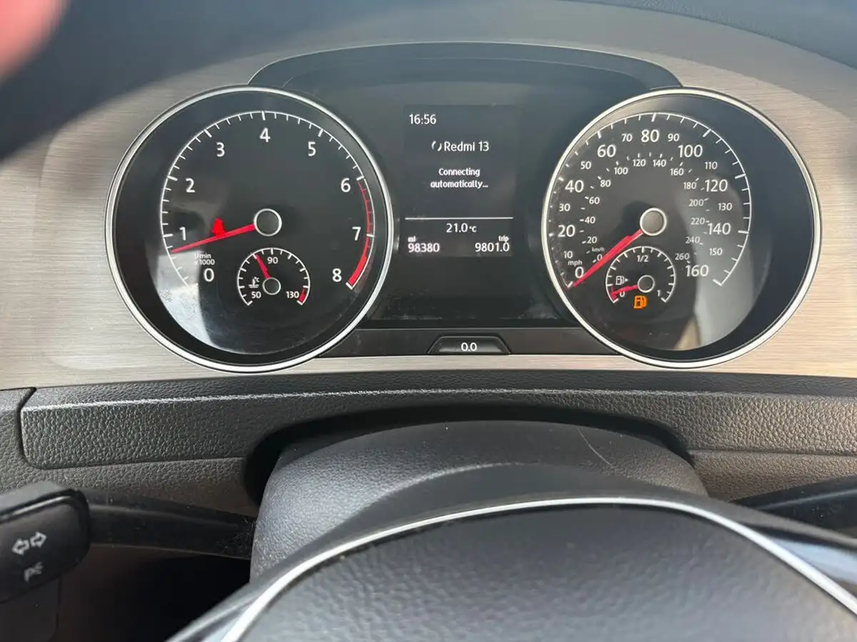 2014-volkswagen-golf-14-match-5d-big-18