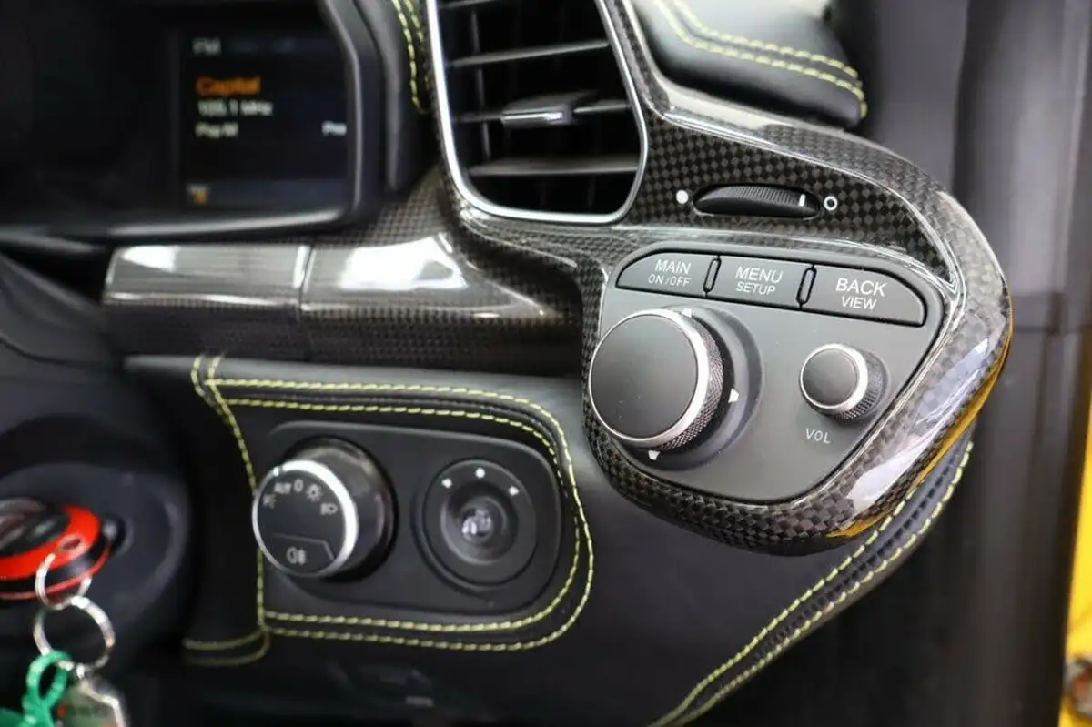 2012-ferrari-458-45-spider-big-24