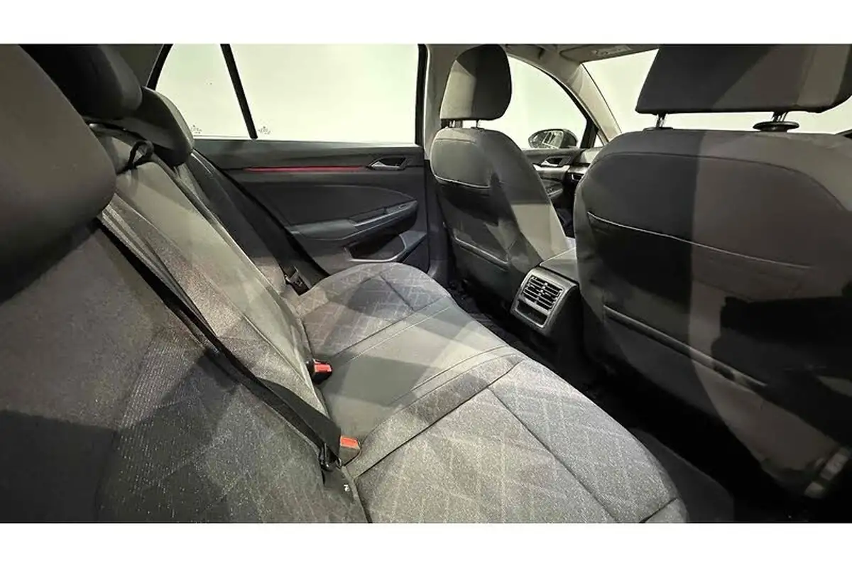 2022-volkswagen-golf-15-etsi-life-150ps-hatchback-big-22