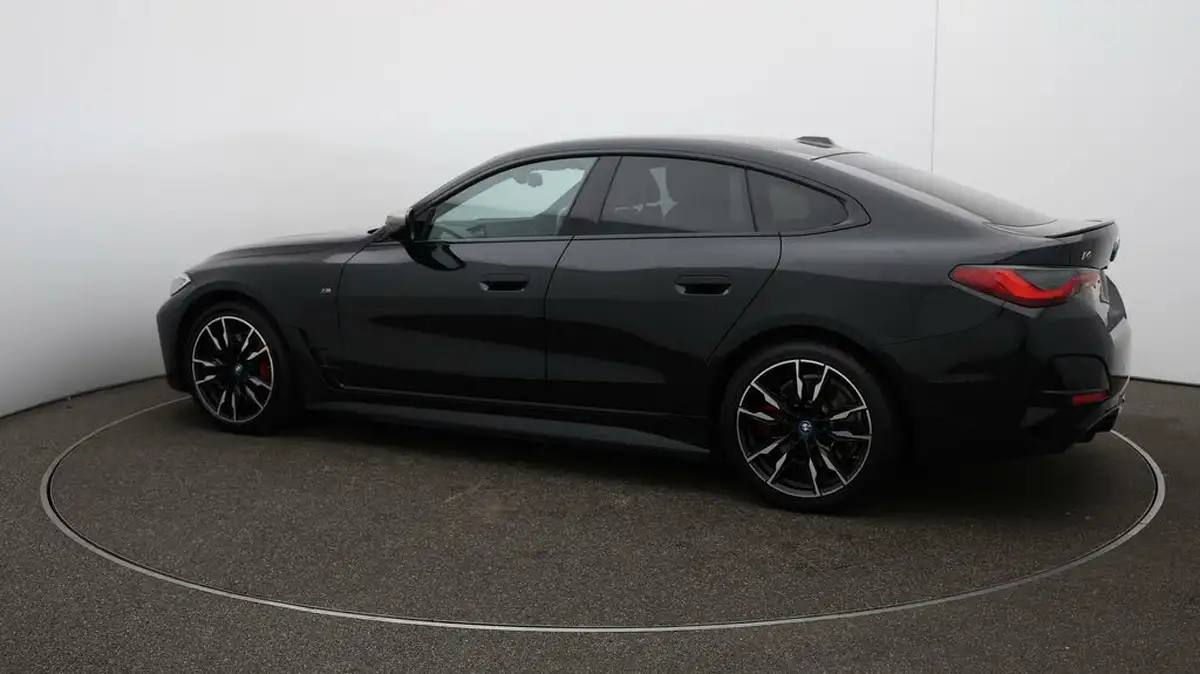 2022-bmw-i4-e-m50-big-51