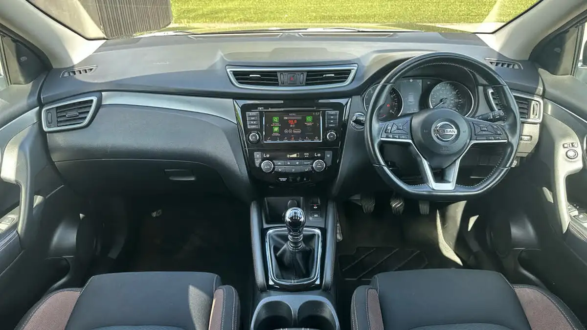 2019-nissan-qashqai-13-dig-t-n-motion-140ps-big-10