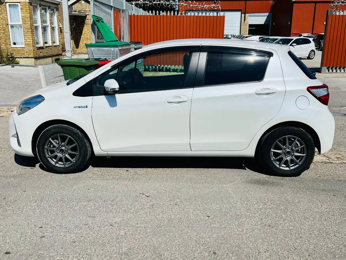 2019-toyota-yaris-big-10