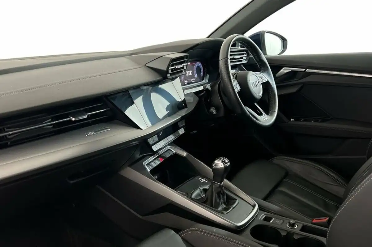 2022-audi-a3-15-35-tfsi-s-line-sportback-5d-big-10