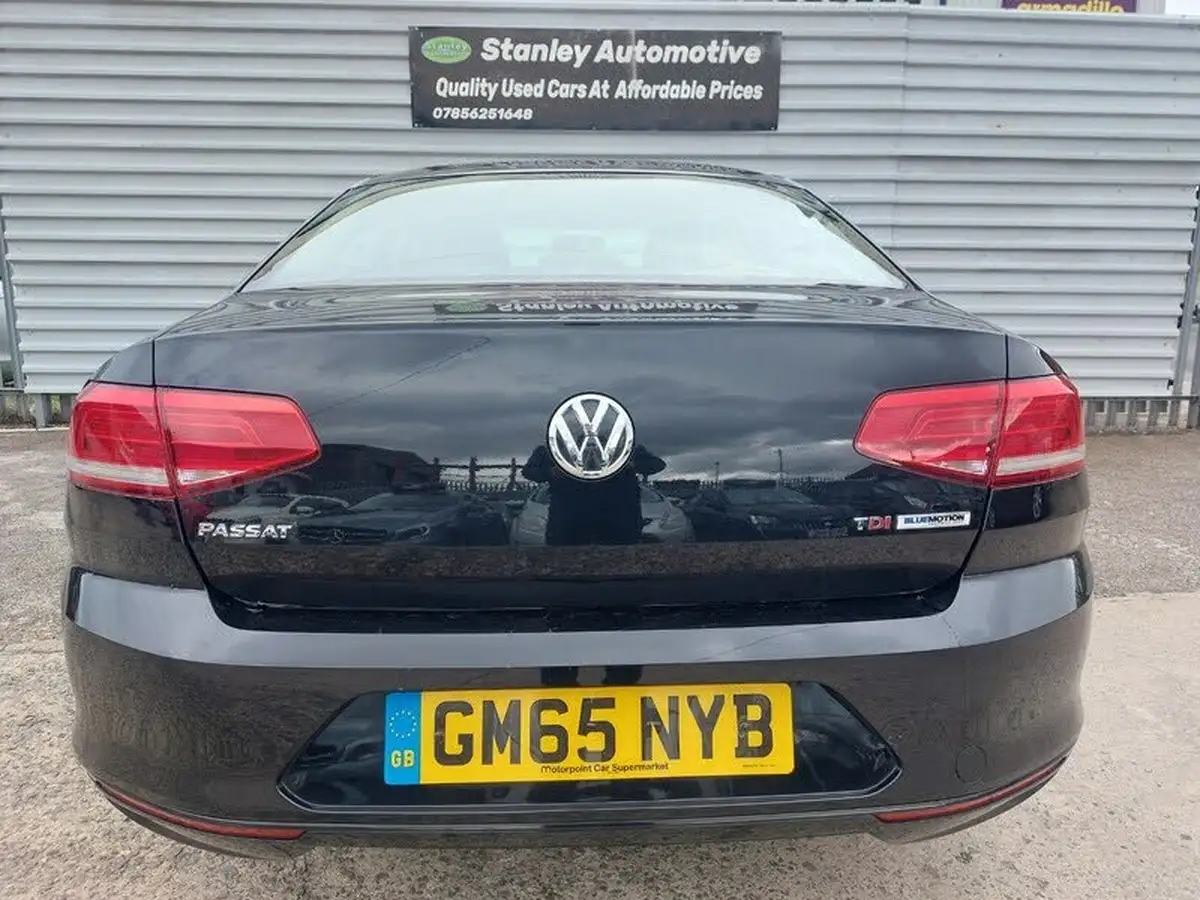 2015-volkswagen-passat-16tdi-bmtss-saloon-4d-big-5