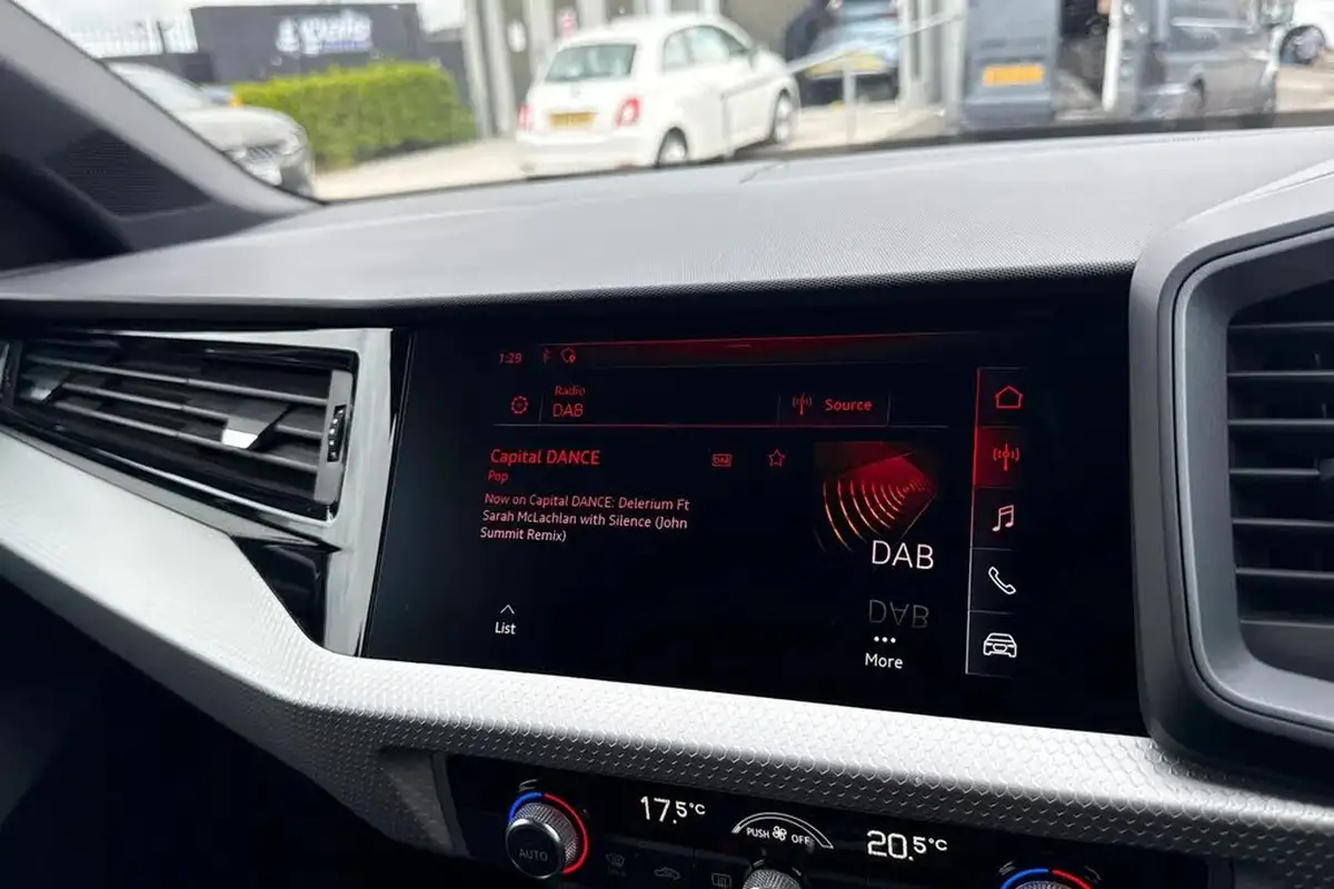 2020-audi-a1-10-30-tfsi-s-line-110ps-big-44