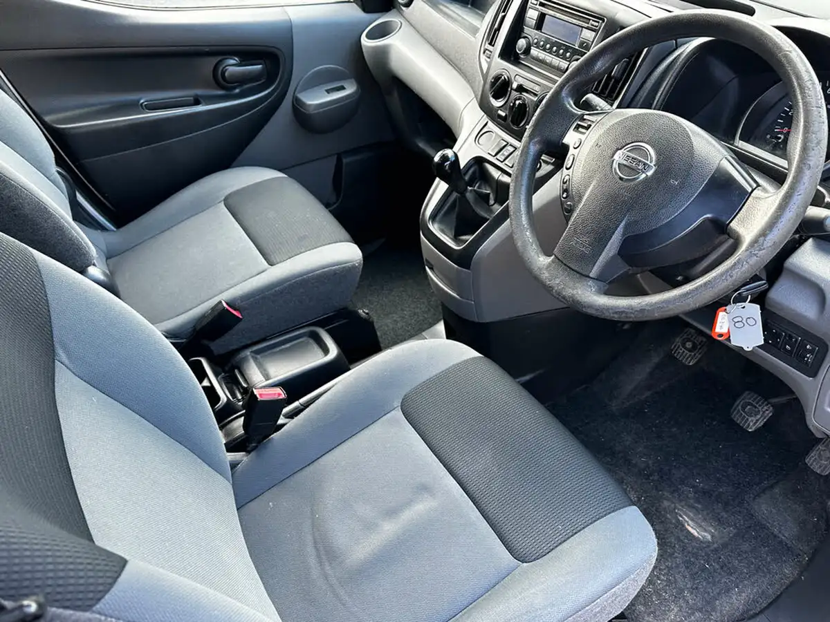 2011-nissan-nv200-15td-se-85bhp-panel-van-big-15