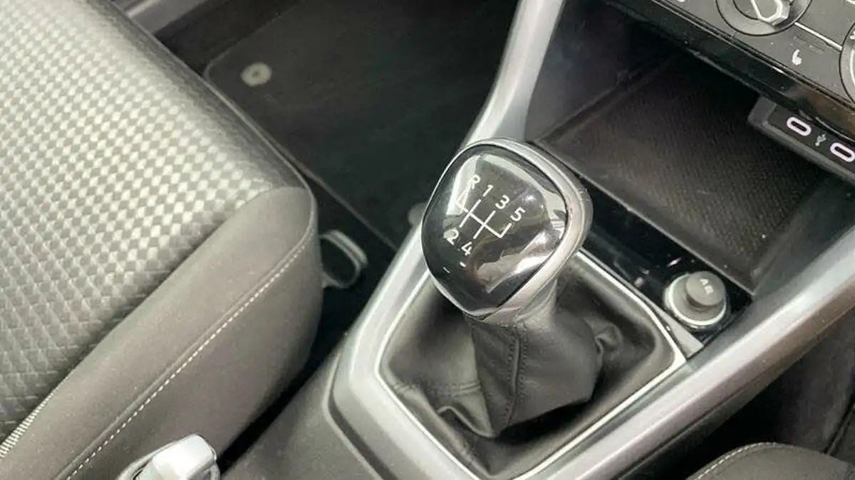 2021-volkswagen-t-cross-10-tsi-active-95ps-big-11