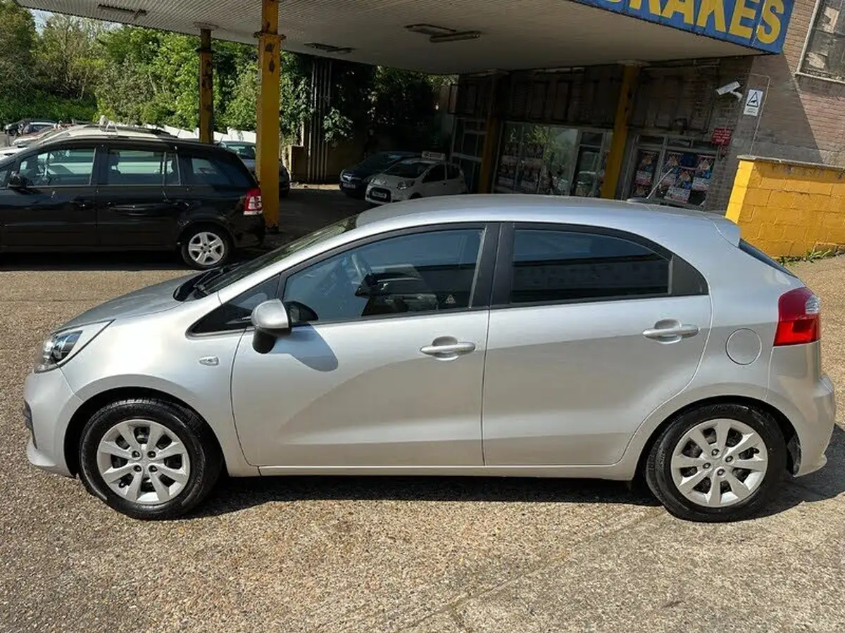 2015-kia-rio-125-1-air-big-8