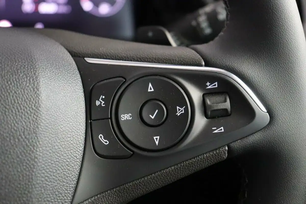 2024-vauxhall-grandland-12-ultimate-130ps-auto-big-24