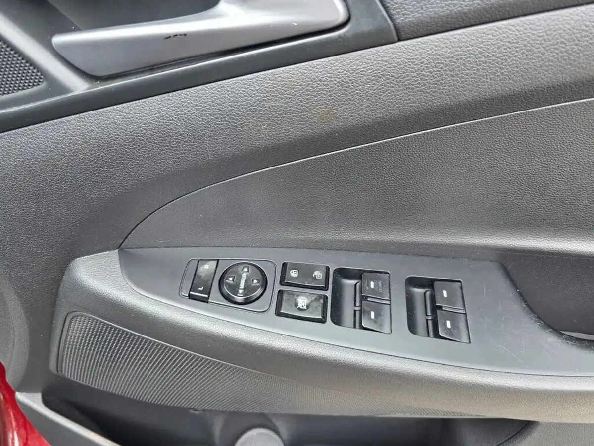 2015-hyundai-tucson-17crdi-blue-drive-s-big-18