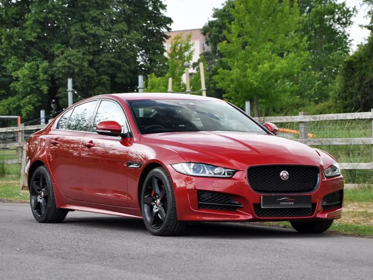 2018-jaguar-xe-20i-r-sport-200ps-1997cc-big-11