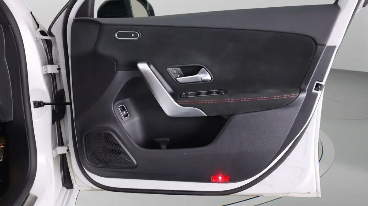 2021-mercedes-benz-a-class-13-a250e-amg-line-hatchback-5d-big-14