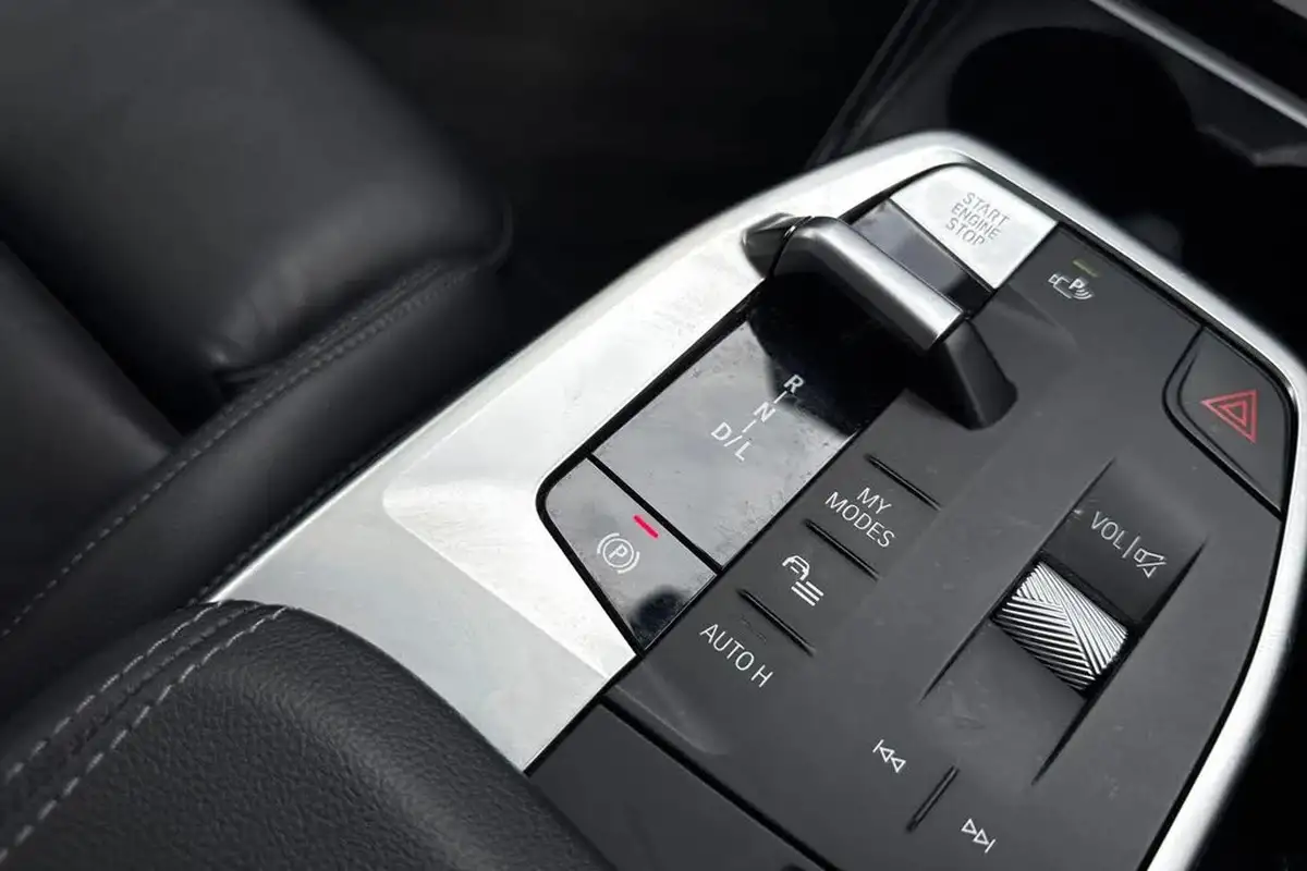 2022-bmw-2-series-15-220i-luxury-big-18