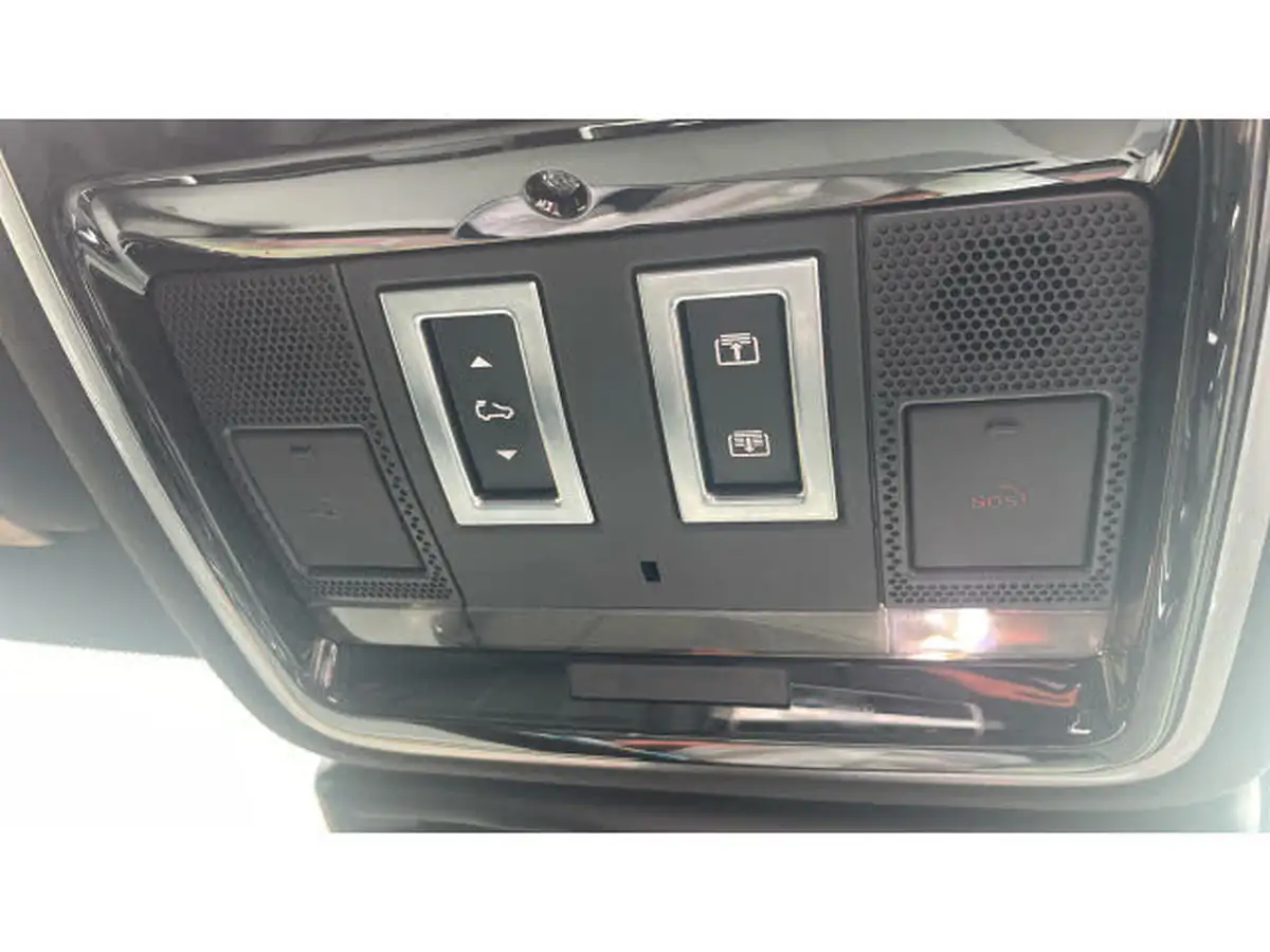 2022-land-rover-range-rover-velar-20-d200-velar-big-50