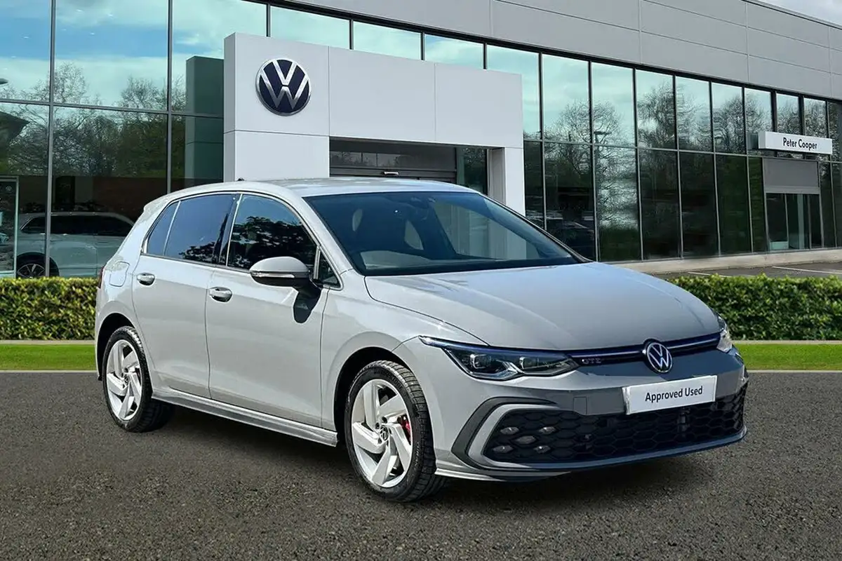 2023-volkswagen-golf-14-tsi-gte-big-33