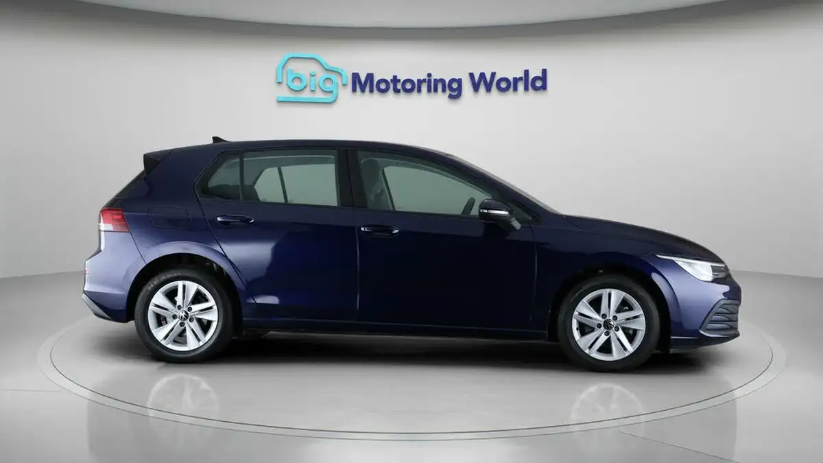 2022-volkswagen-golf-15-tsi-life-130ps-hatchback-big-7