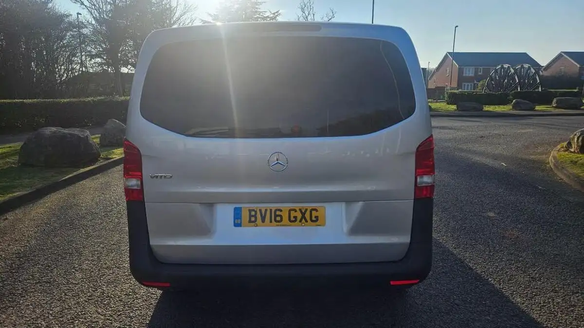 2016-mercedes-benz-vito-21cdi-114-bluetec-crewcab-compact-big-6