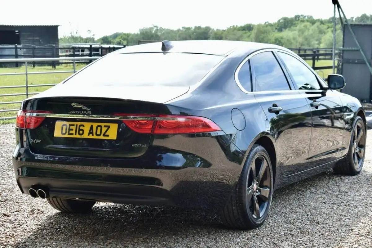 2016-jaguar-xf-20td-portfolio-180ps-auto-big-11