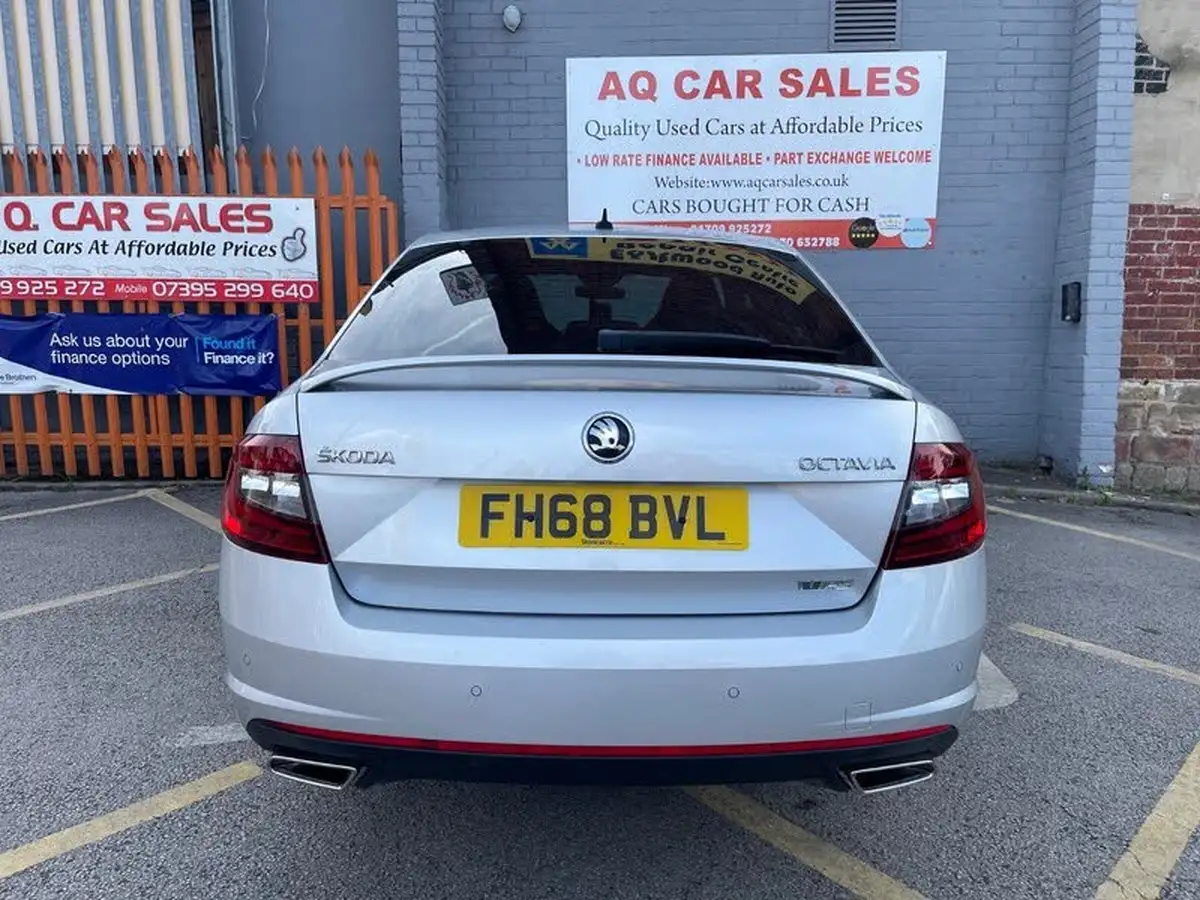 2019-skoda-octavia-20-tsi-vrs-hatchback-dsg-big-5