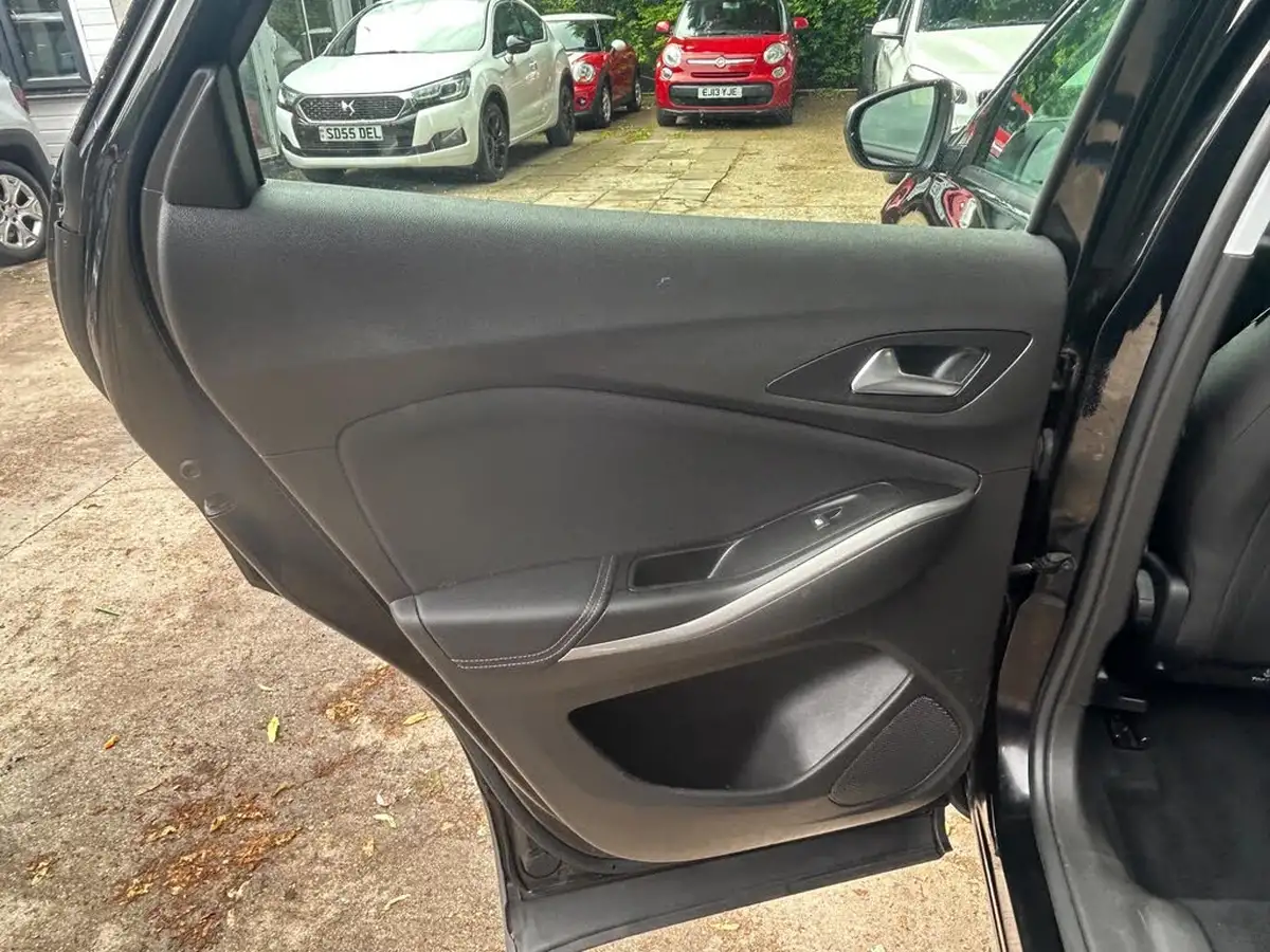 2019-vauxhall-grandland-x-12-se-ss-big-17