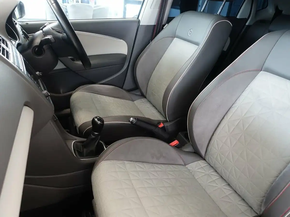 2017-volkswagen-polo-10-beats-65ps-ss-5d-big-13