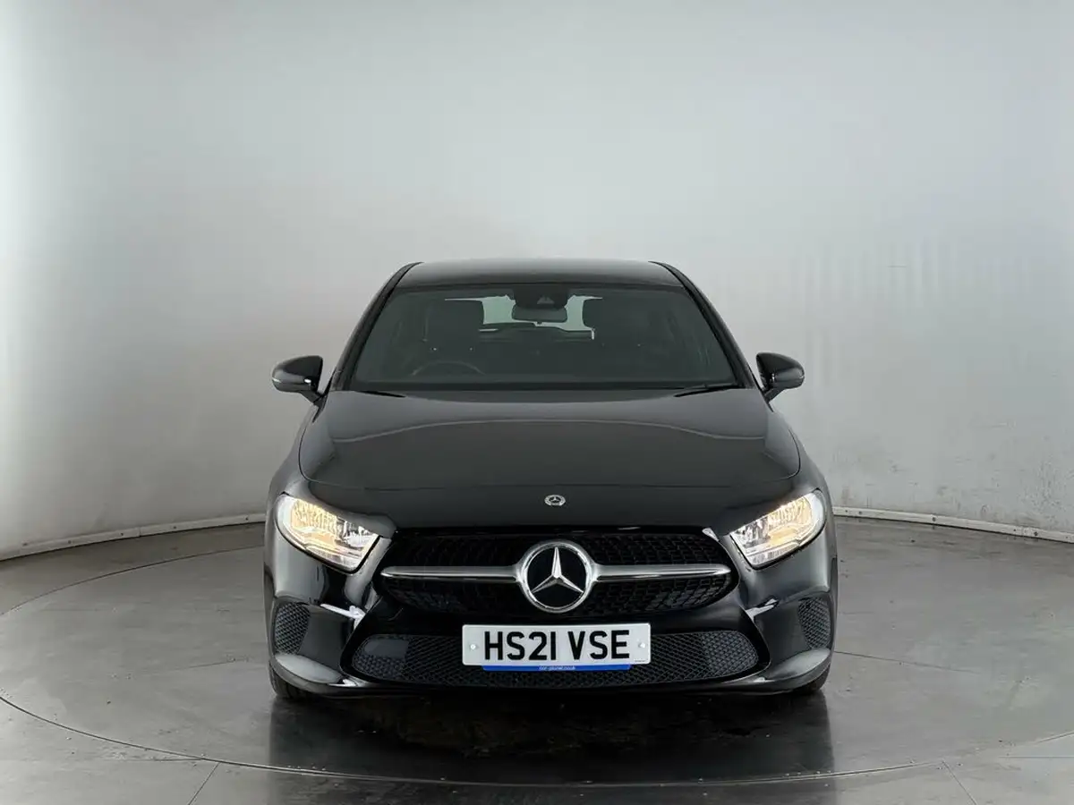 2021-mercedes-benz-a-class-20d-a180d-se-8g-dct-big-6