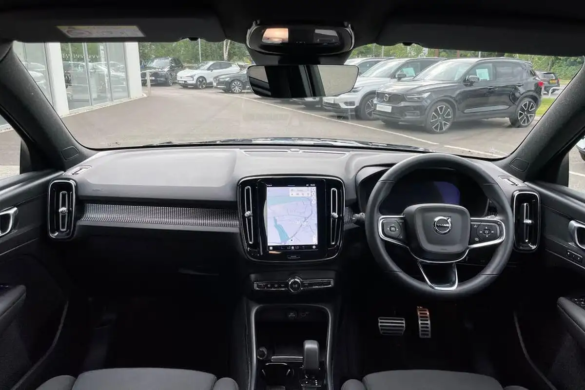 2022-volvo-xc40-e-recharge-plus-228bhp-big-2