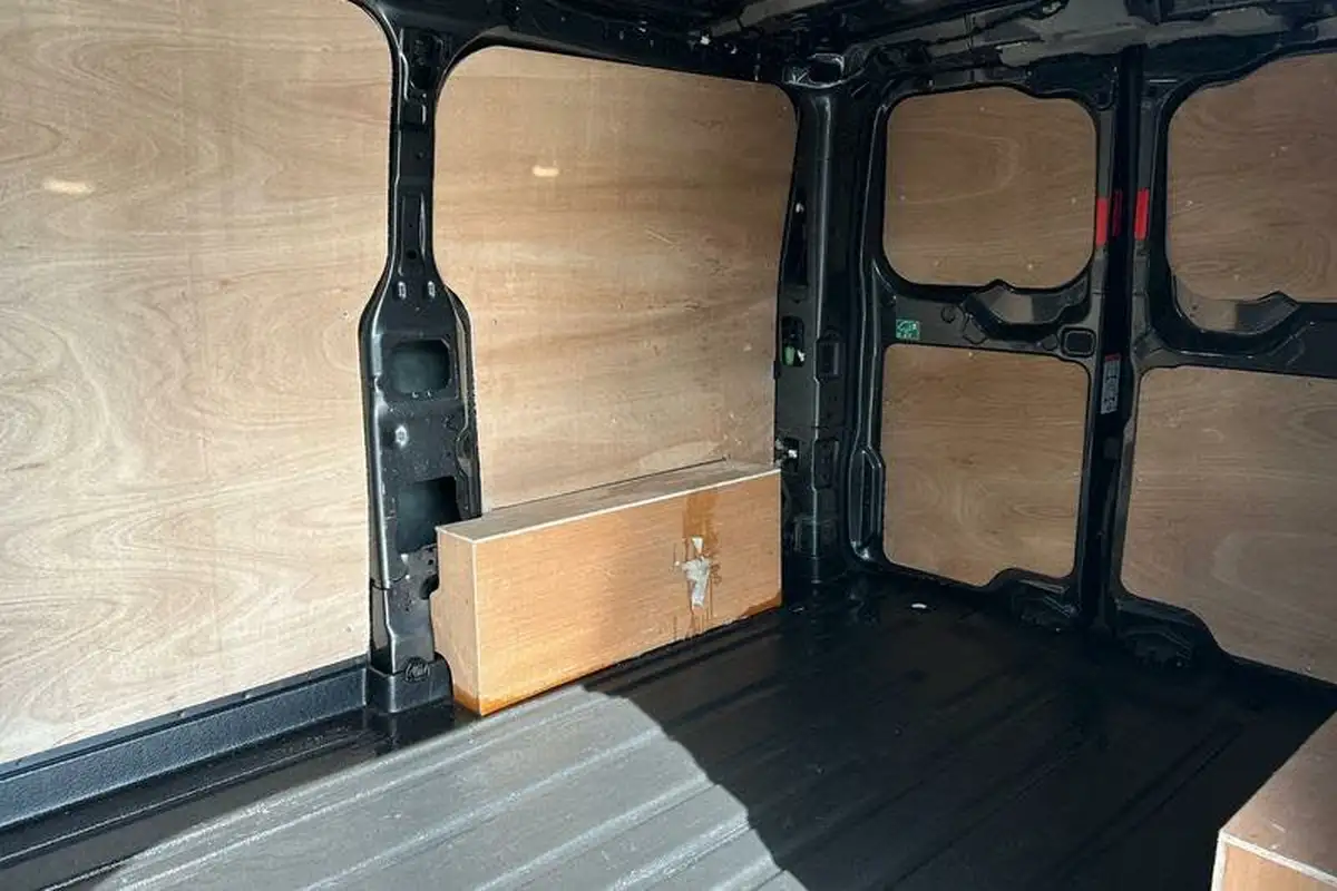 2024-ford-transit-custom-20tdci-280-l1h1-limited-136pseu6e-panel-van-1996cc-big-4