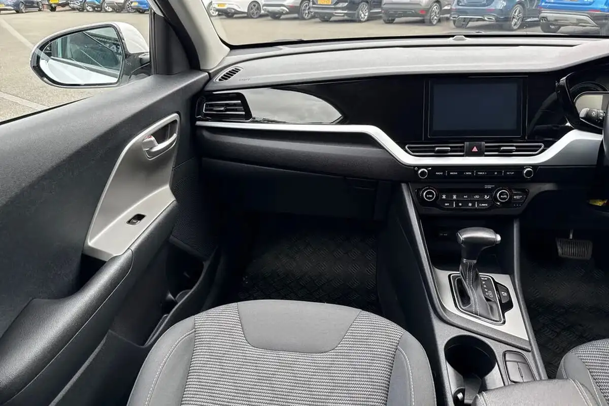 2022-kia-niro-16-gdi-2-139bhp-156kwh-big-19