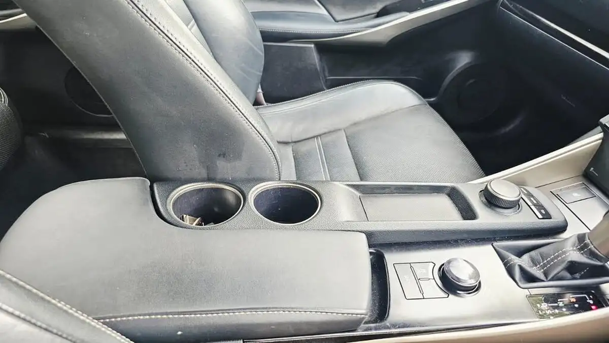 2014-lexus-is-300h-25-executive-edition-big-16