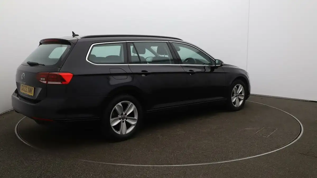 2022-volkswagen-passat-20tdi-se-nav-150ps-estate-5d-big-52