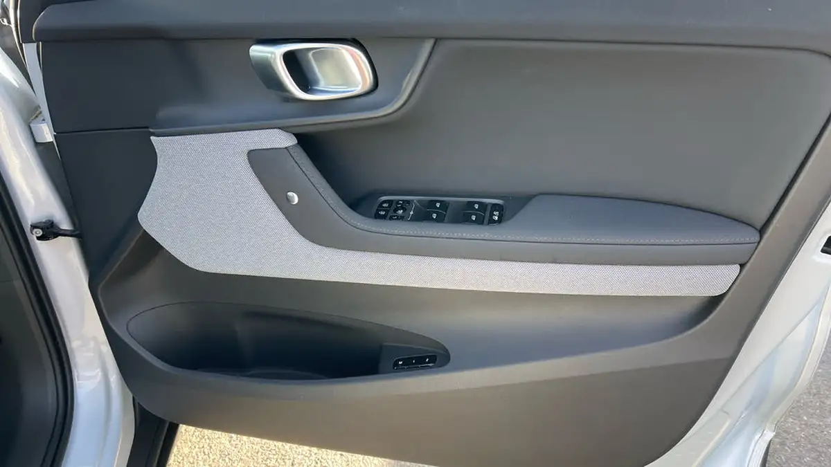 2022-polestar-polestar-2-e-ps2-300kw-long-dual-hatchback-big-21