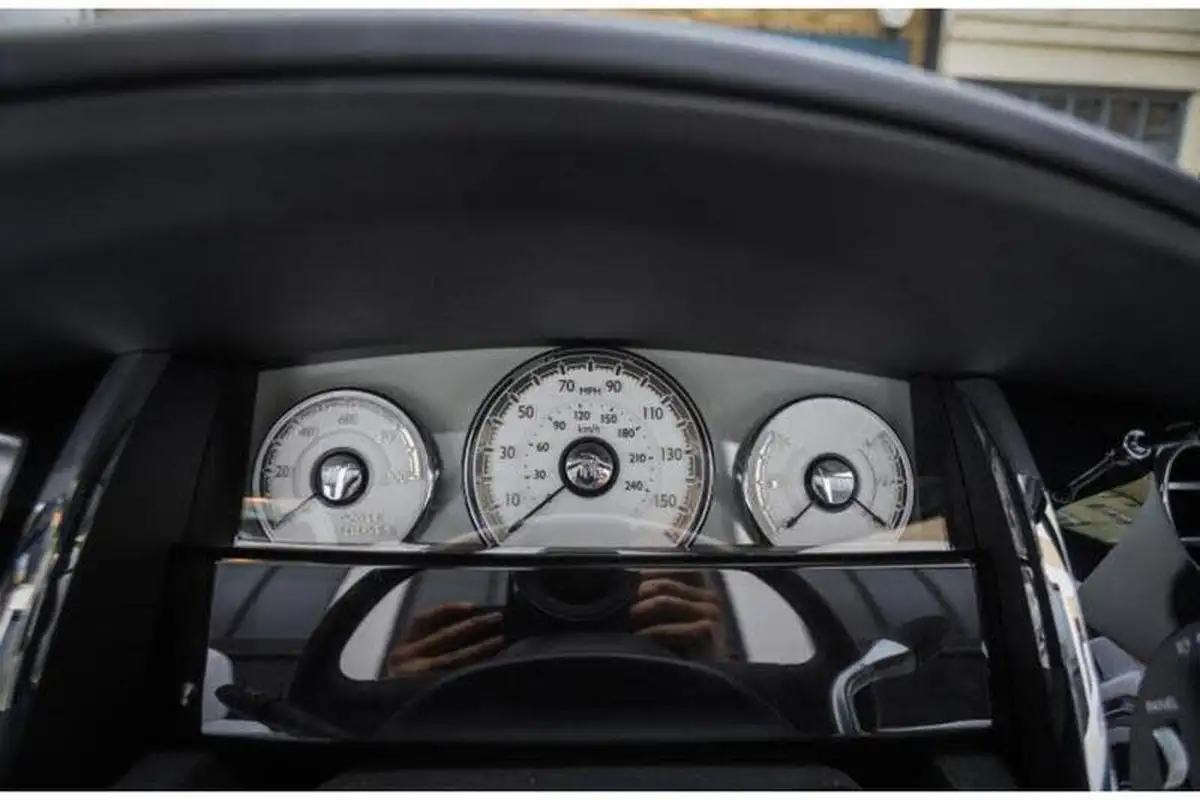 2016-rolls-royce-dawn-66-big-5